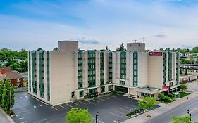 Ramada By Wyndham Niagara Falls Near The Falls